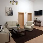 بيو فيرنهوف هيلير *